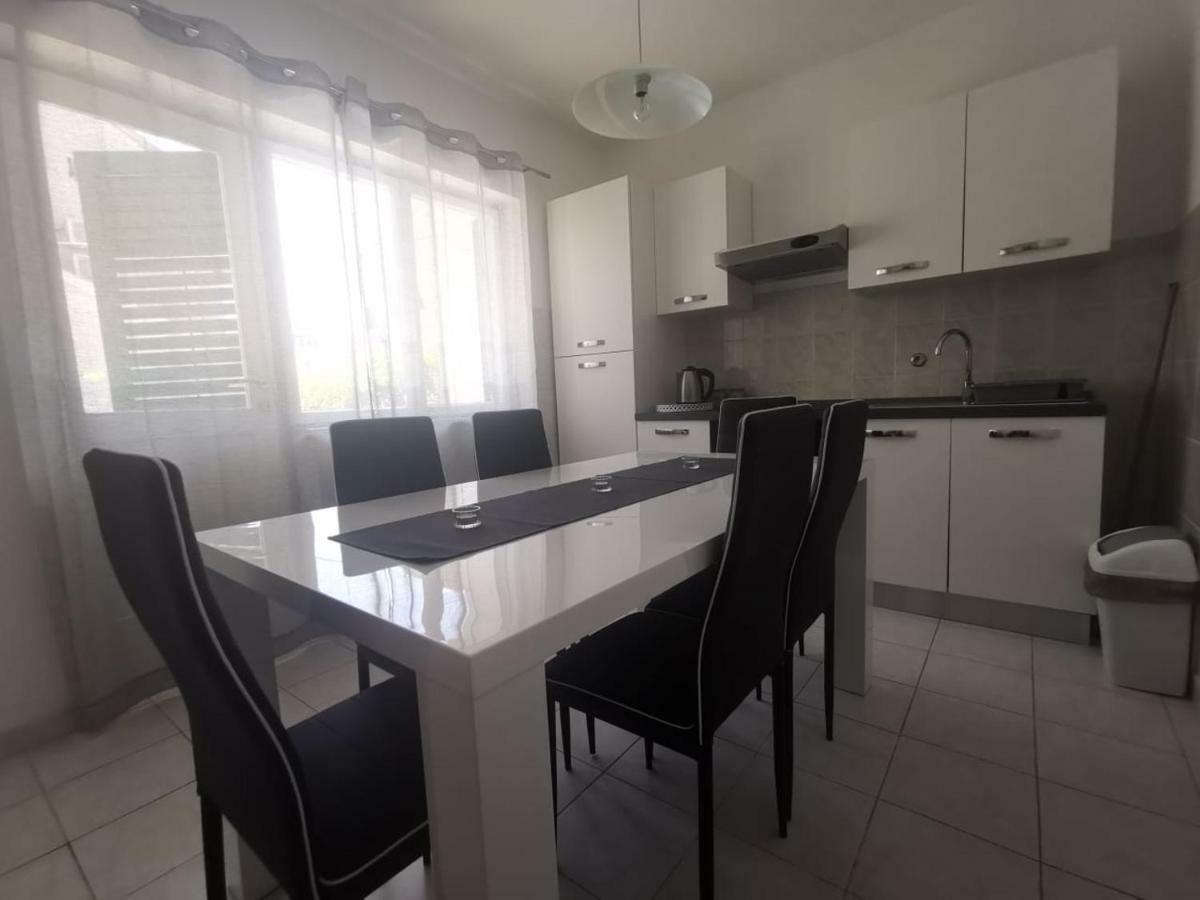 Mala Kuca Appartement Vodice Buitenkant foto
